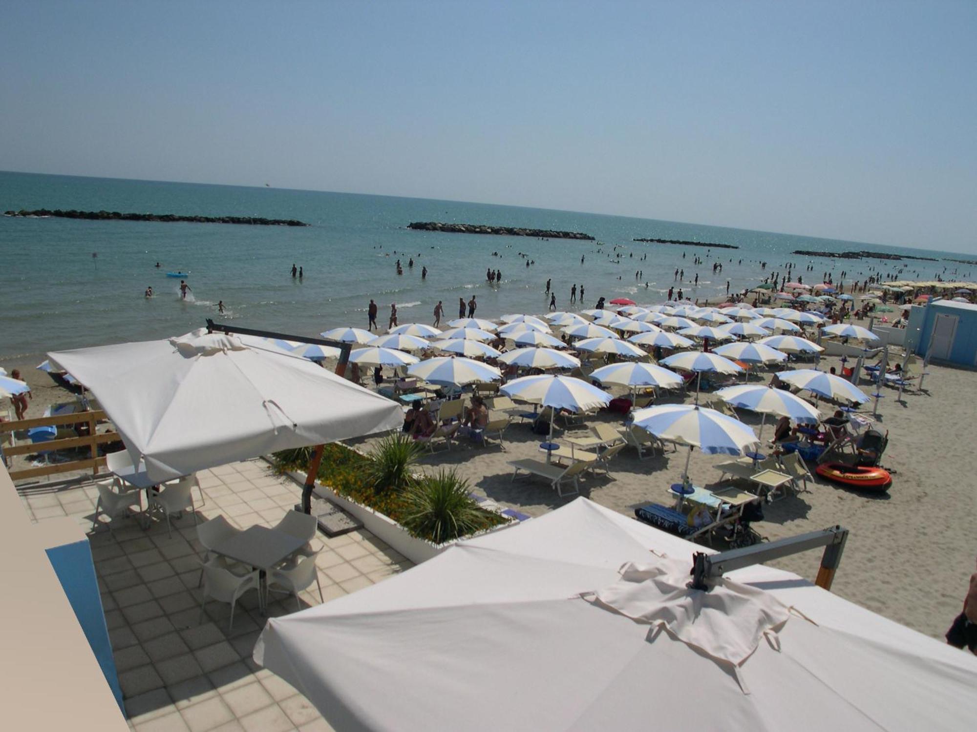 كوبرا ماريتيما Residence I Delfini المظهر الخارجي الصورة