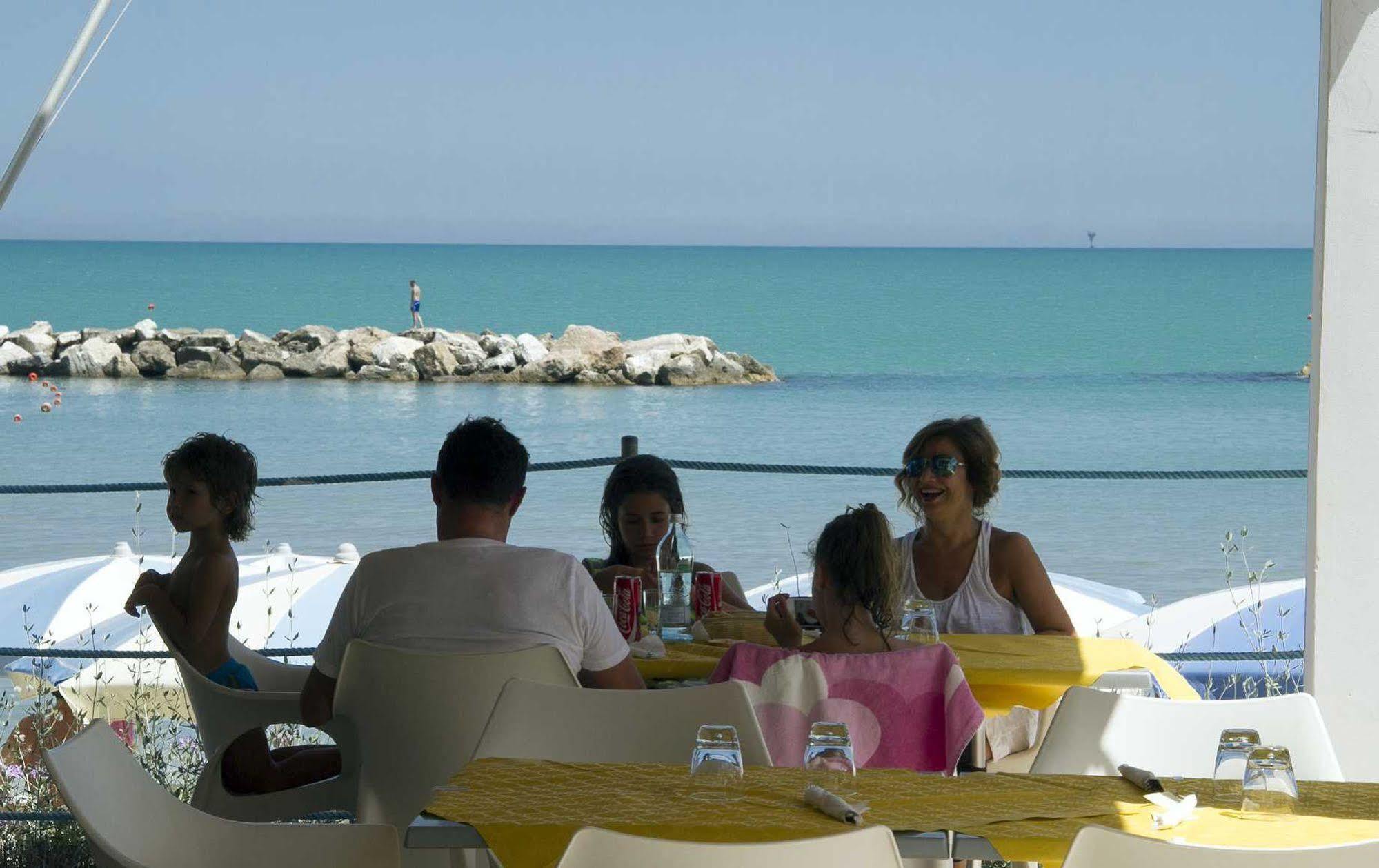 كوبرا ماريتيما Residence I Delfini المظهر الخارجي الصورة