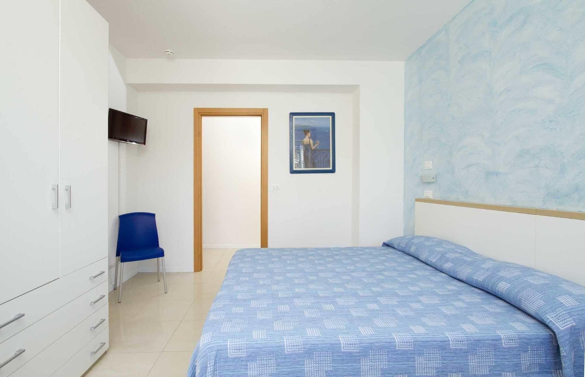 كوبرا ماريتيما Residence I Delfini المظهر الخارجي الصورة