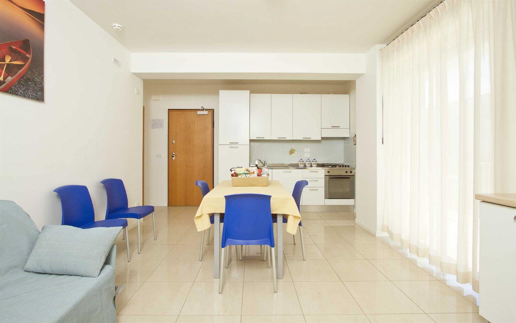 كوبرا ماريتيما Residence I Delfini المظهر الخارجي الصورة