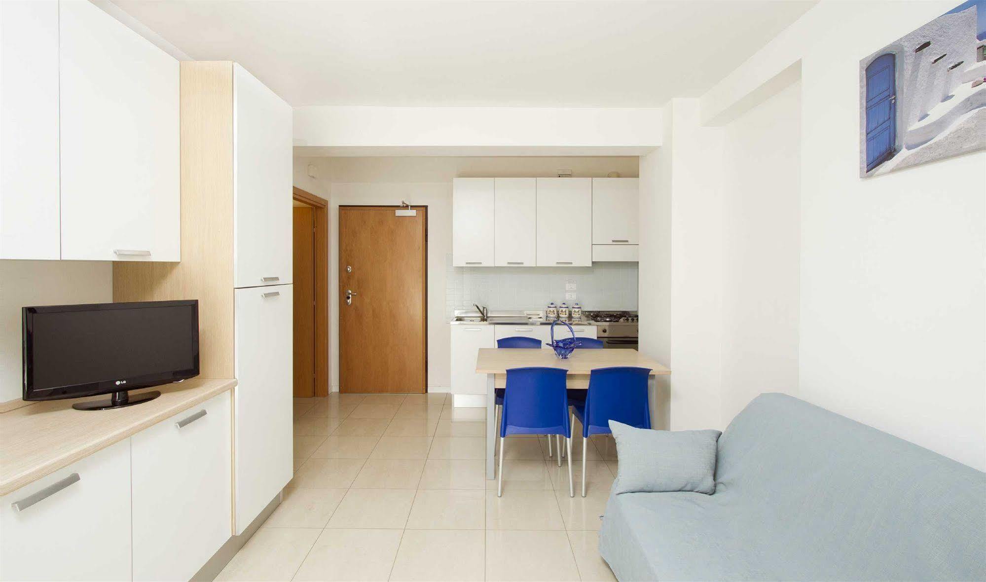 كوبرا ماريتيما Residence I Delfini المظهر الخارجي الصورة