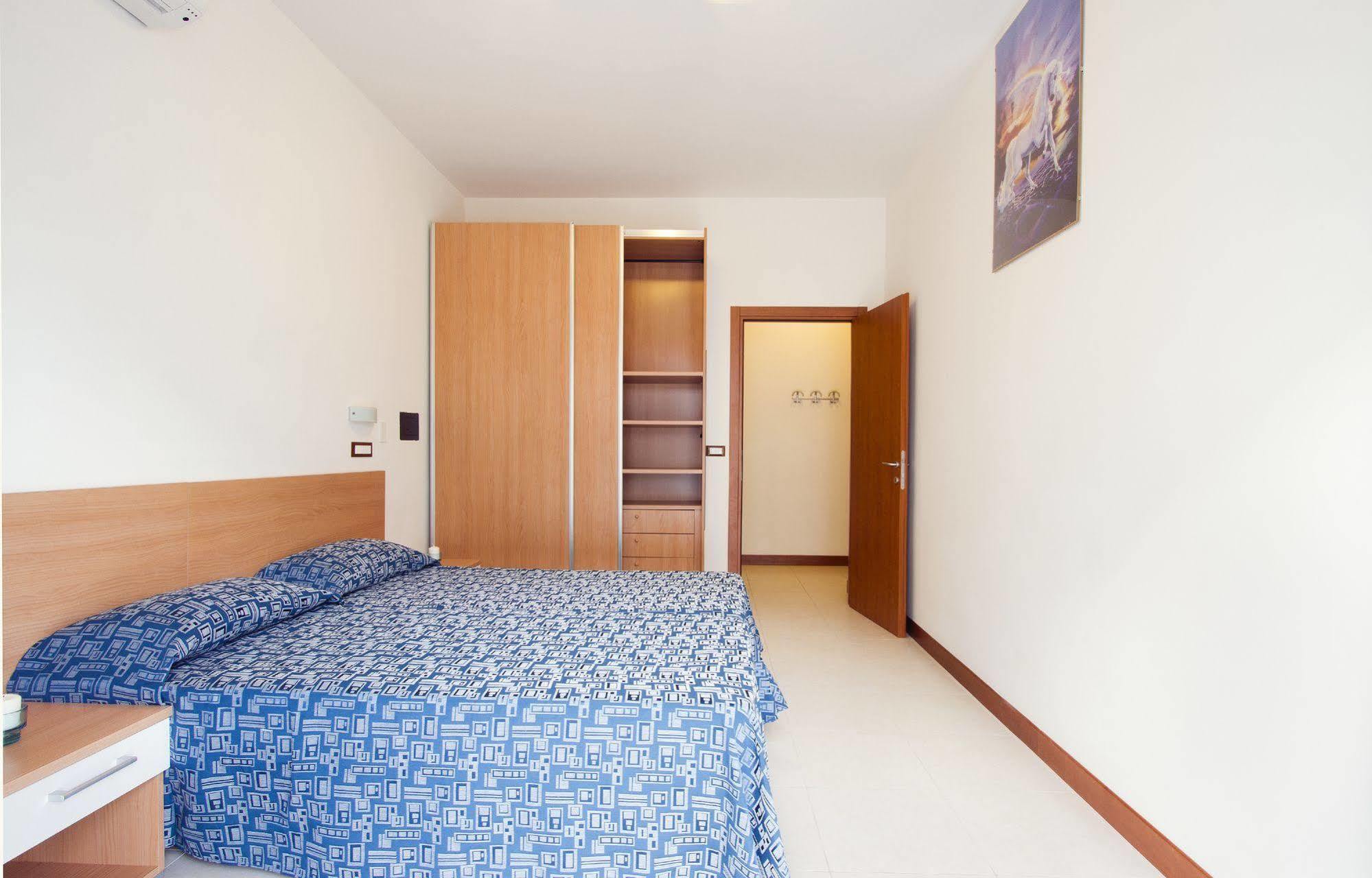 كوبرا ماريتيما Residence I Delfini المظهر الخارجي الصورة