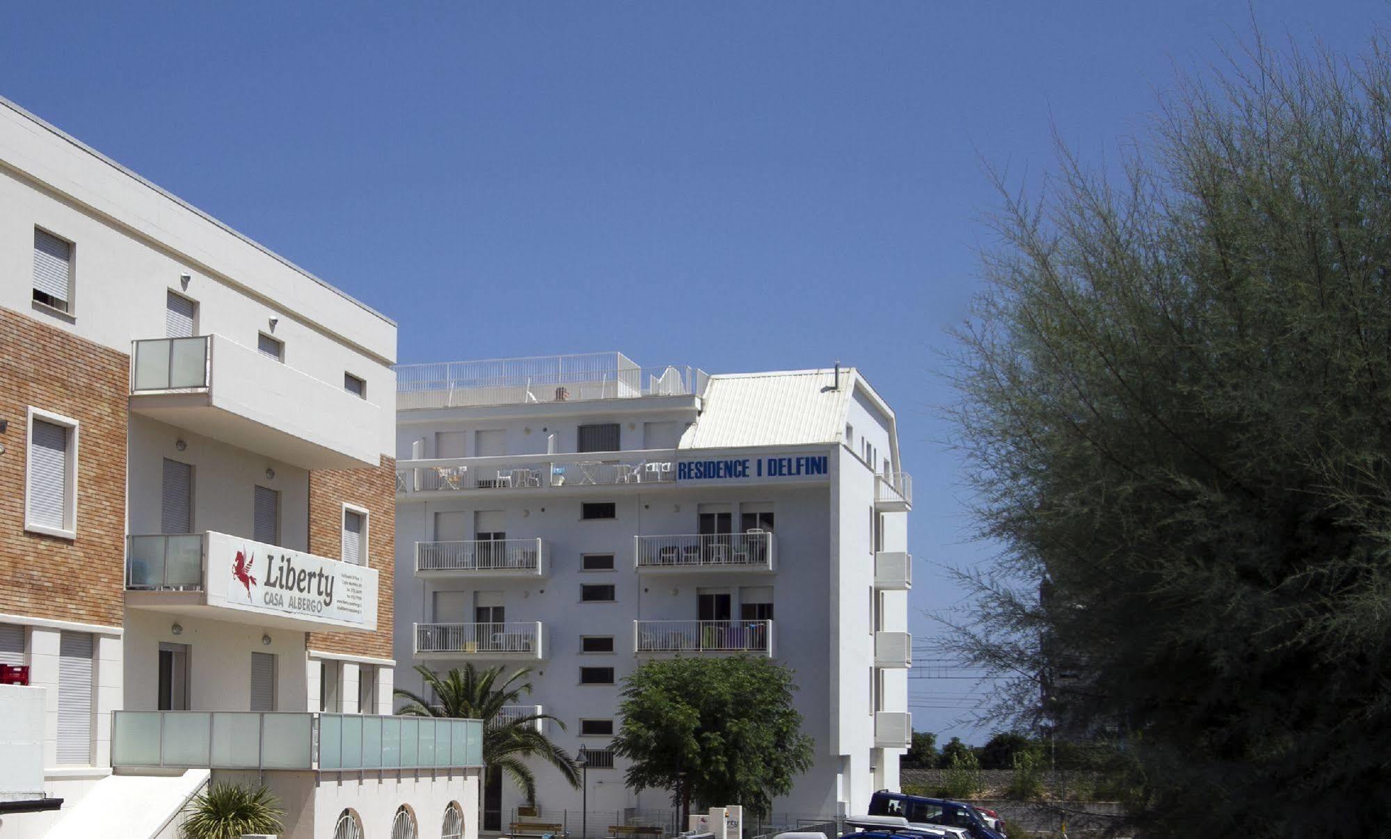 كوبرا ماريتيما Residence I Delfini المظهر الخارجي الصورة